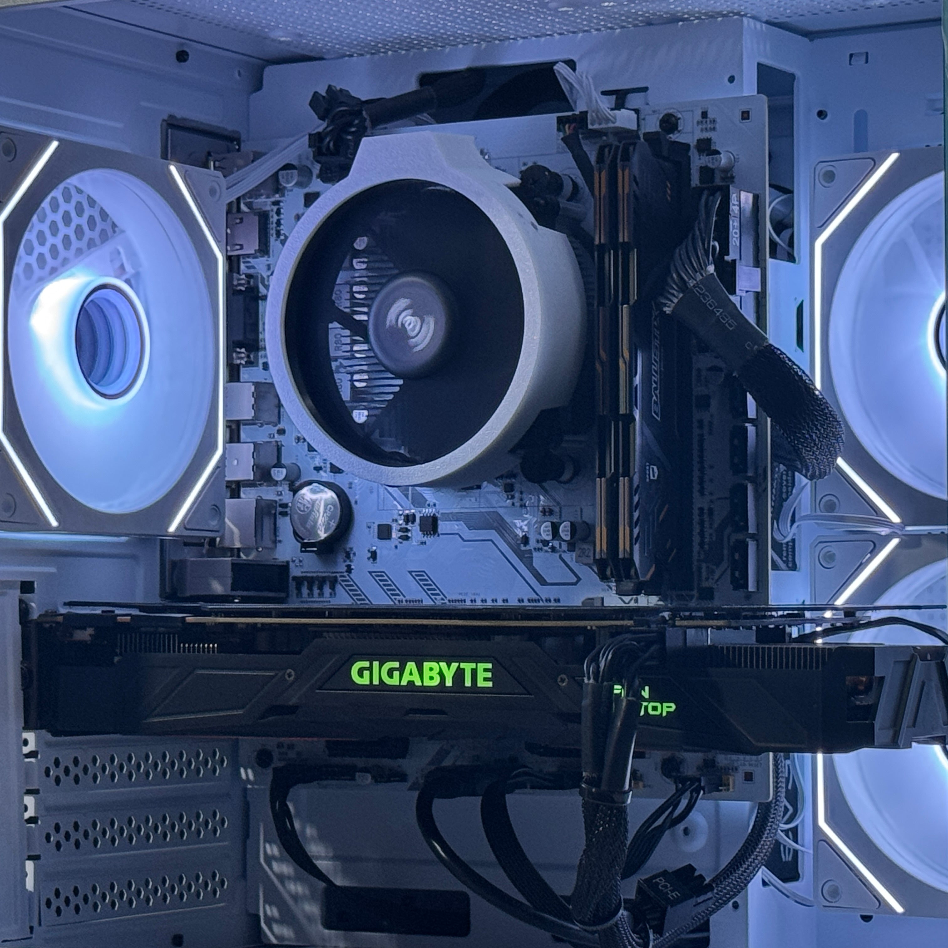 Cube | Ryzen 5 2600 | GTX 1070