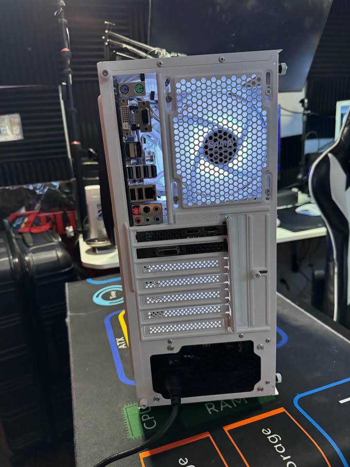 RTX All White & Black Gaming PC - i5 / RTX 2060