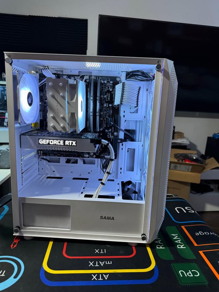 RTX All White & Black Gaming PC - i5 / RTX 2060