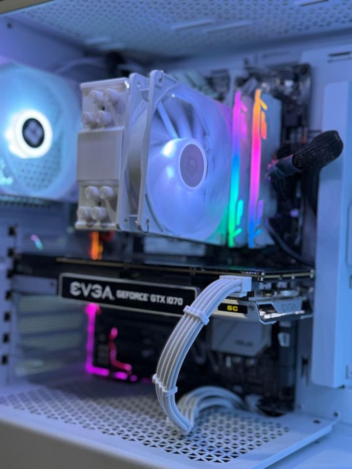 All white RGB Gaming PC - Ryzen 5 2600X - GTX 1070