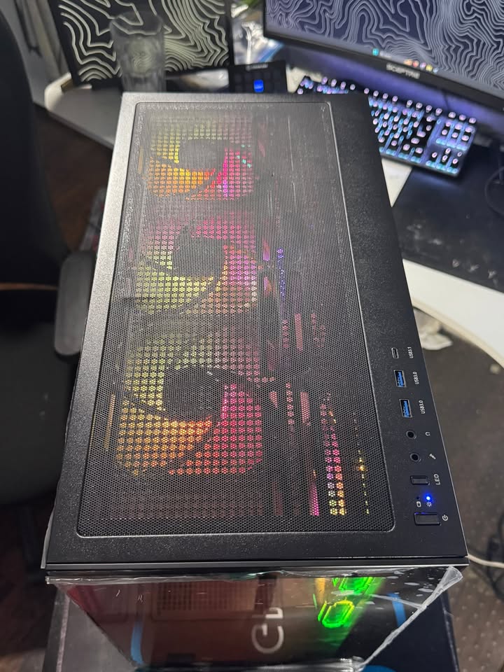 RGB FishTank Gaming PC | i7 7700 | GTX 1660 S | 16GB DDR4 | 1TB SSD