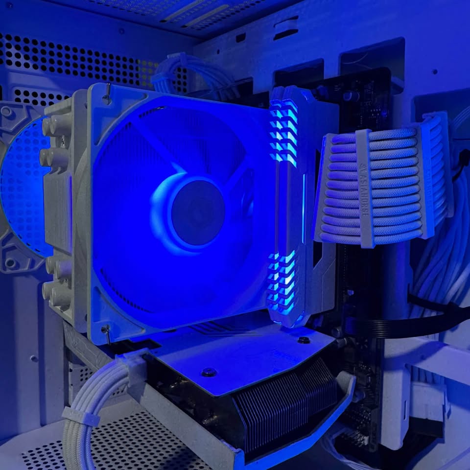 White RTX Fishtank GaminG PC | RTX 3060 12GB | i5 12400F | 16GB DDR4 | 512GB NvMe