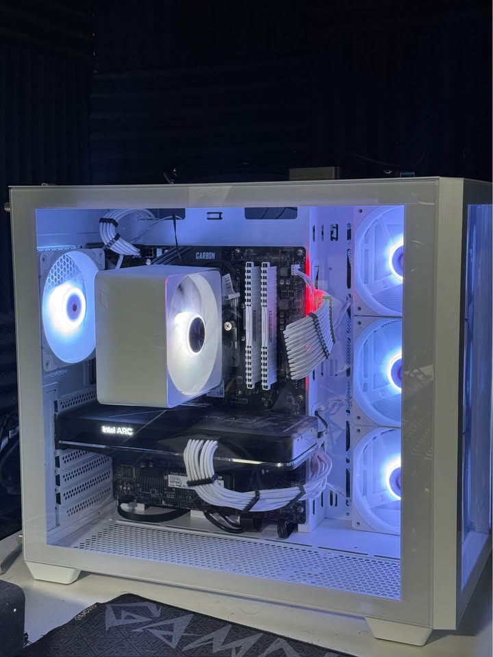 Gaming PC - Ryzen 5 5500 - Intel Arc A750 - 32GB RAM - 512GB SSD + 1TB HDD
