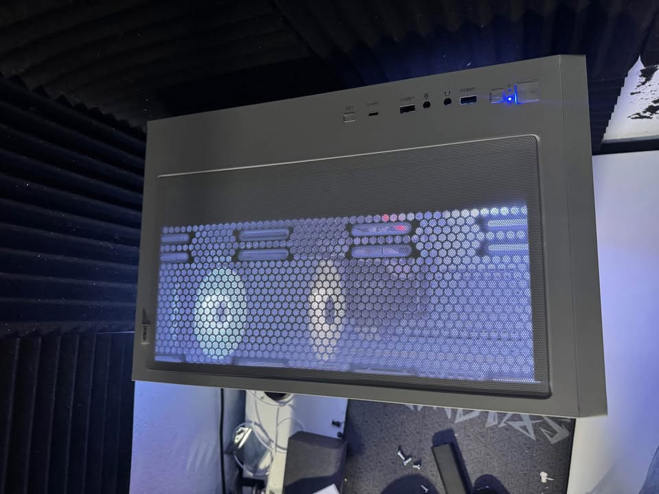 Gaming PC - Ryzen 5 5500 - Intel Arc A750 - 32GB RAM - 512GB SSD + 1TB HDD