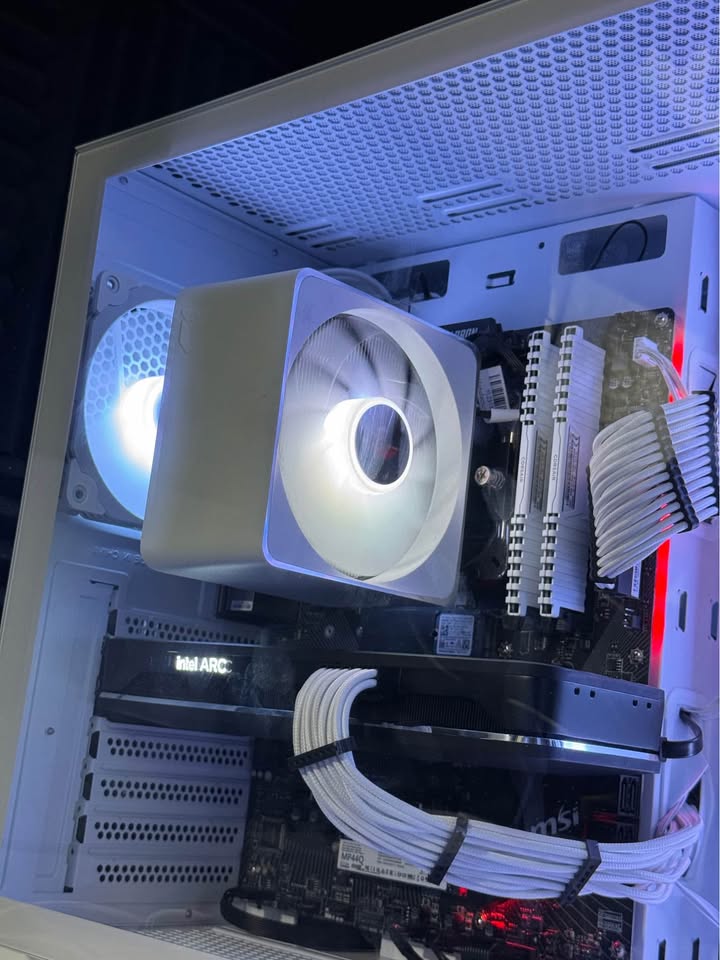 Gaming PC - Ryzen 5 5500 - Intel Arc A750 - 32GB RAM - 512GB SSD + 1TB HDD