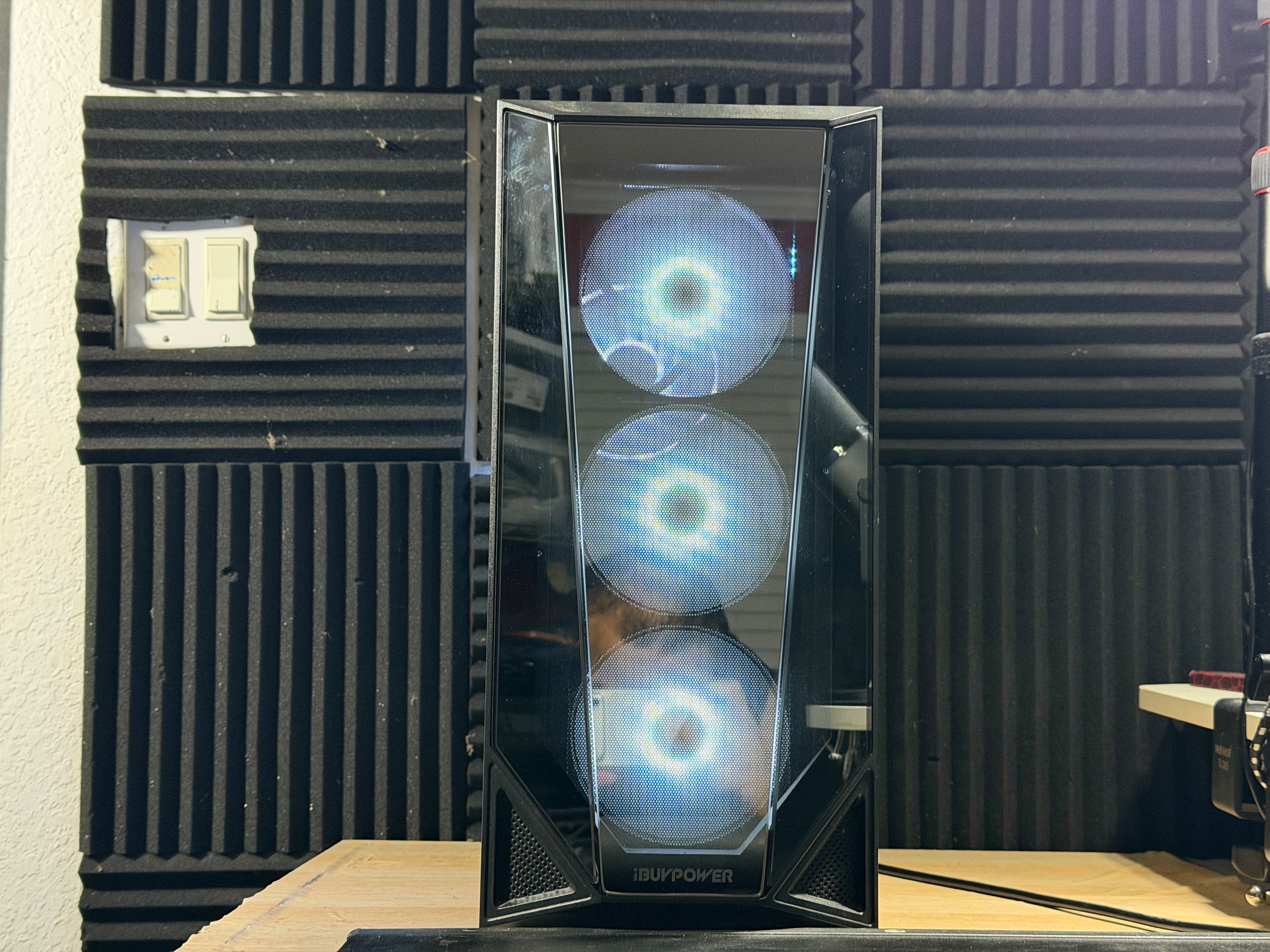 i5 10400 - RTX 3050 8GB - 16GB DDR4 - 240GB SSD + 1TB HDD