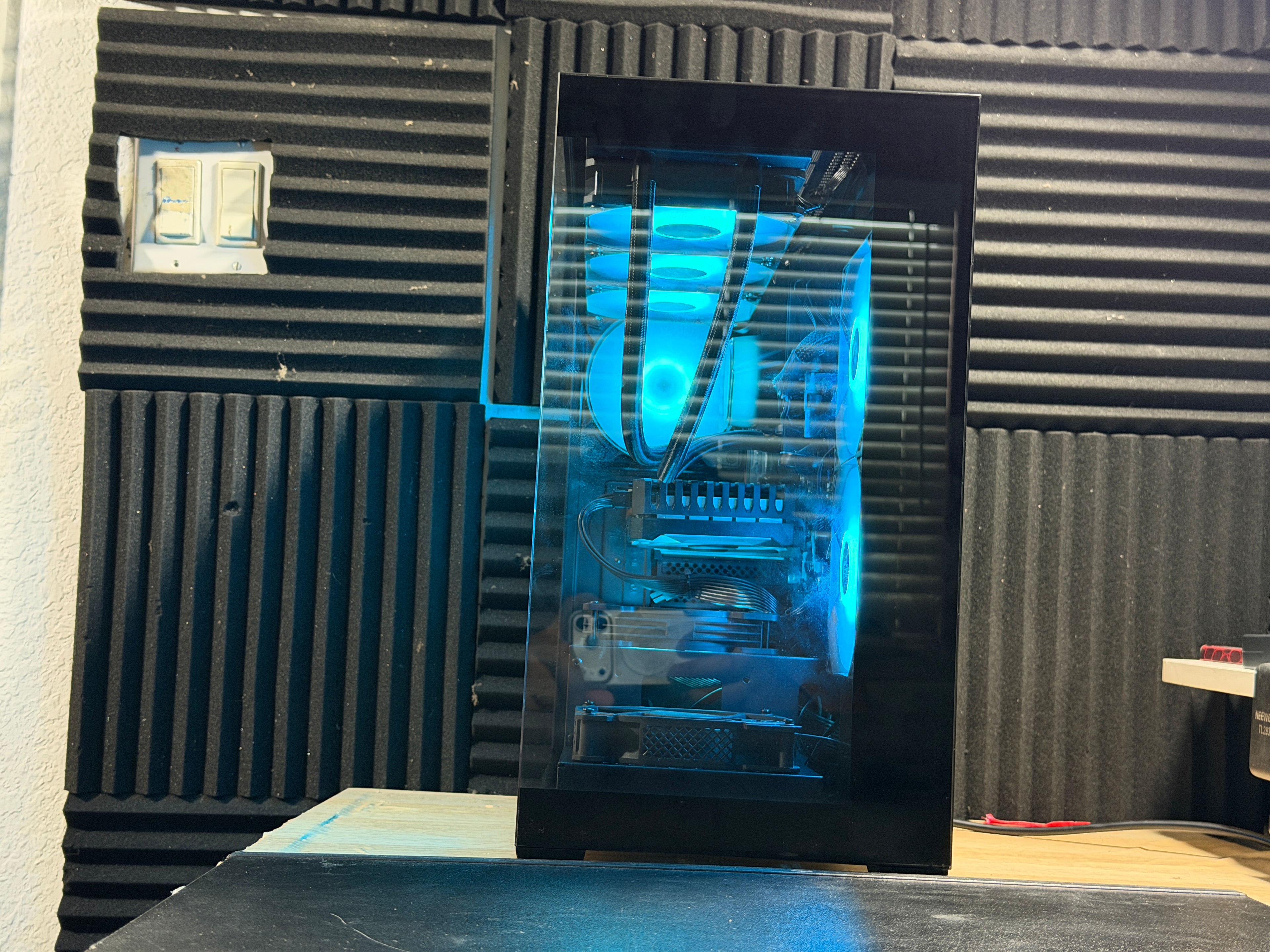i7 9700KF - GTX 1660 Super - 16GB DDR4 - 500GB NvMe SSD