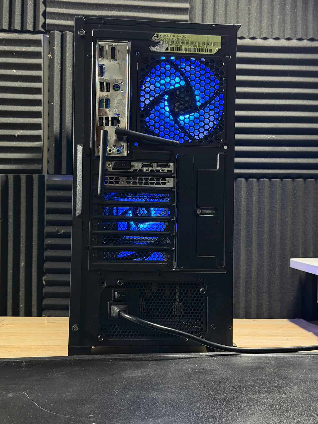 RTX 3050 8GB | i3 12100F | 16GB DDR4 | 1TB NvMe