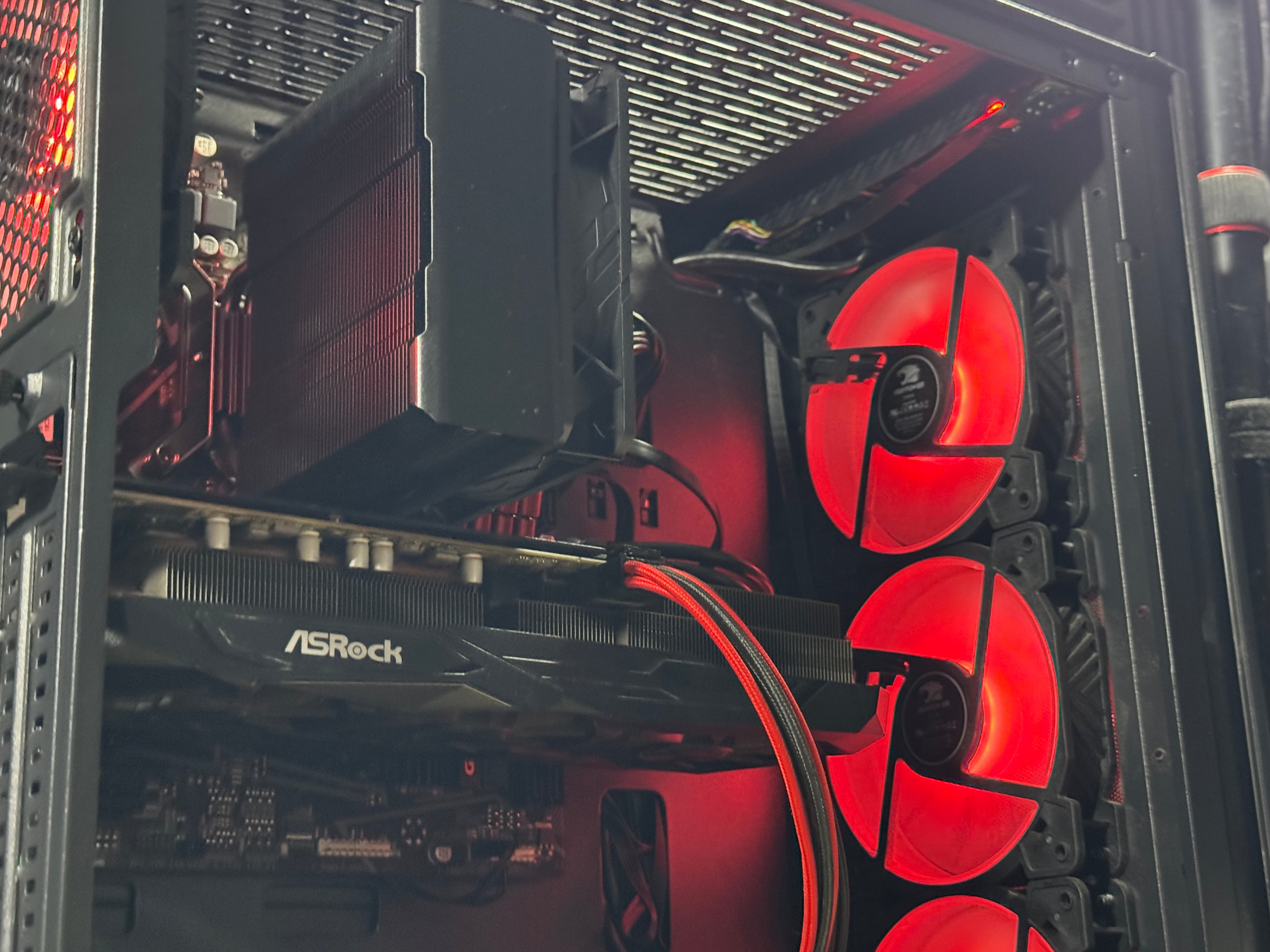 i5 10400 - RX 5600XT - 16GB DDR4 - 1TB HDD