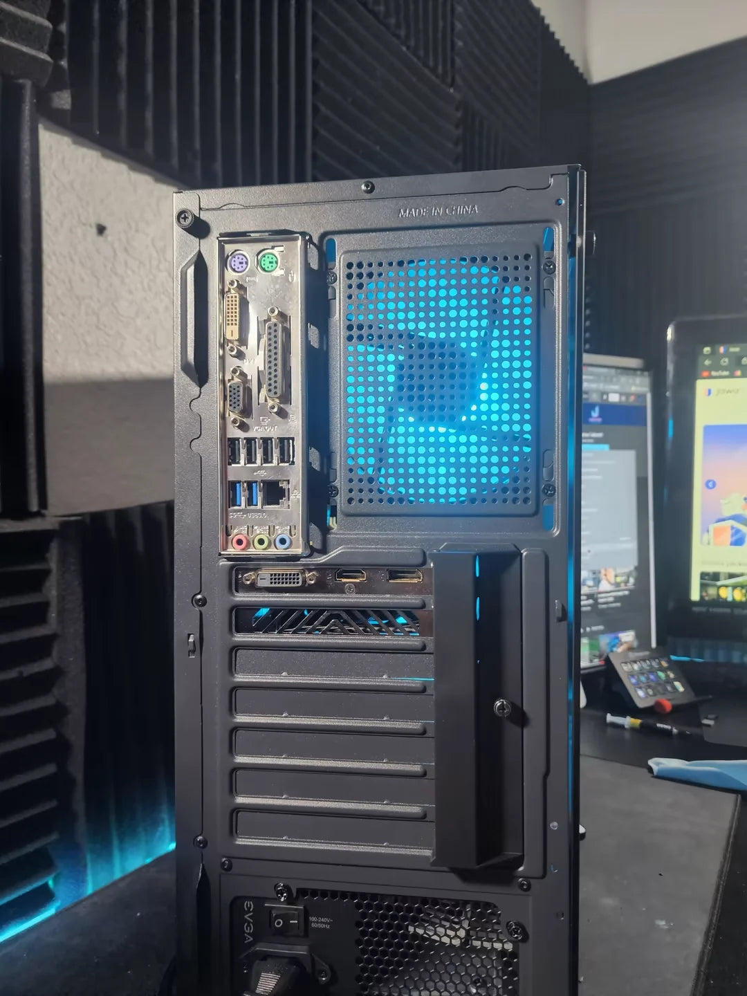 GreyScaled | i5 4590S - GTX 1050TI - 120GB SSD 1TB HDD