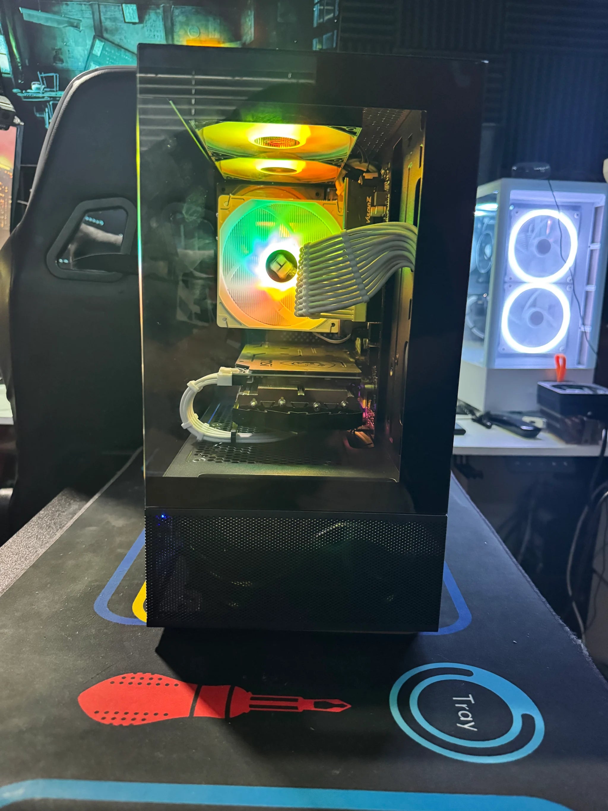 RTX Black N’ White Gaming PC / Ryzen 7 / RTX 2060
