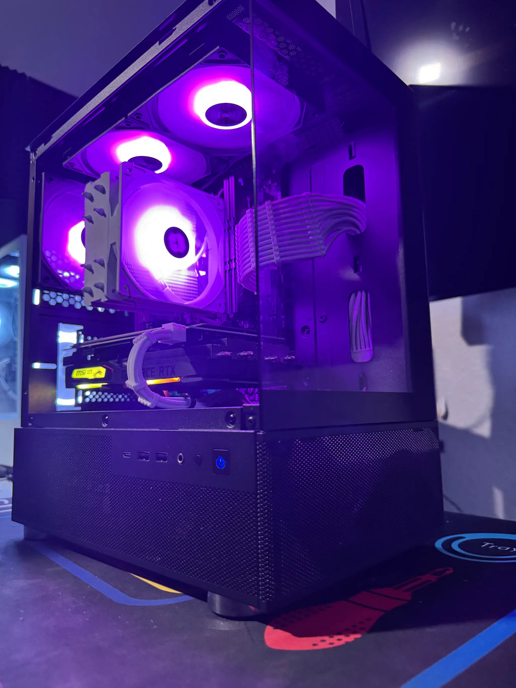 RTX Black N’ White Gaming PC / Ryzen 7 / RTX 2060