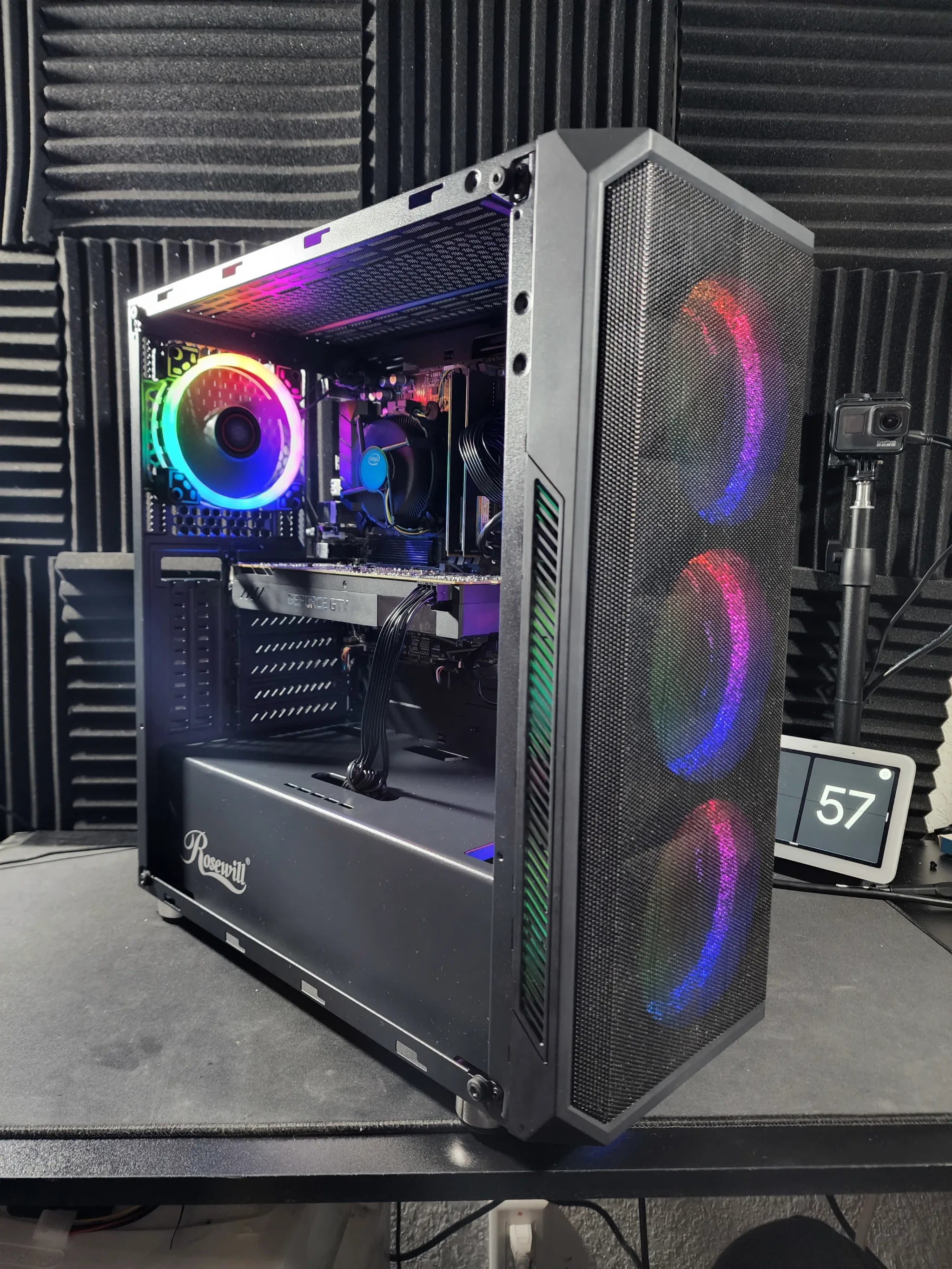 DarkLight - i3 10100F GTX 1070 250GB SSD