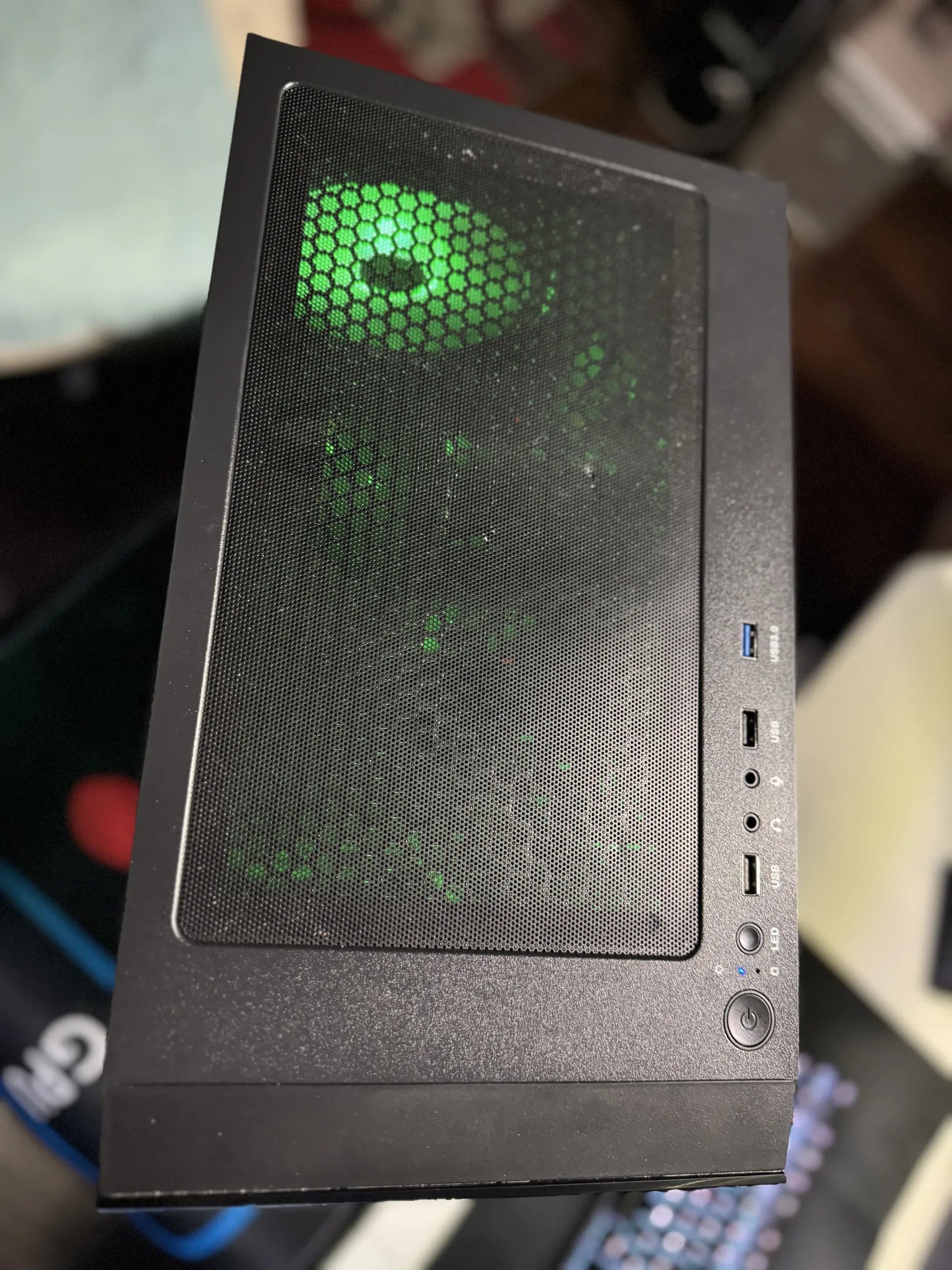 RGB Gaming PC - GTX 1070 - Ryzen 7 1700 - 16GB DDR4 - 500GB SSD